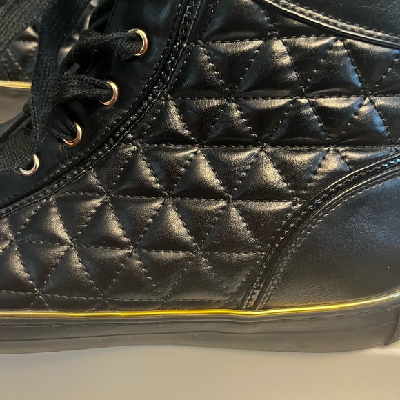 Guess Mens High Top Sneakers W/ Black Faux Leather!! - Picture 7 of 14